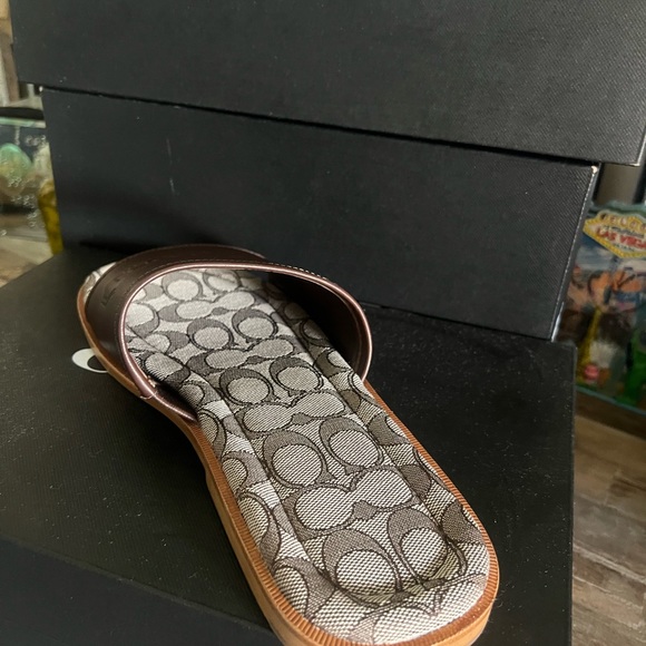 Unisex Sandals - Picture 3 of 6